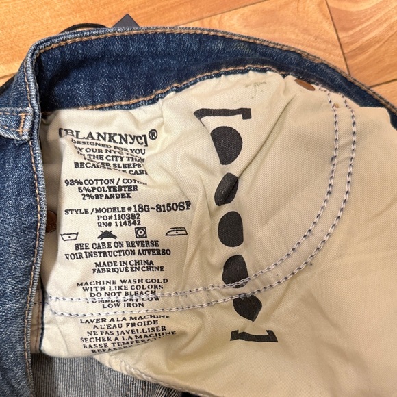 NWT Blank NYC Indigo Distressed Jean Shorts - Picture 10 of 10